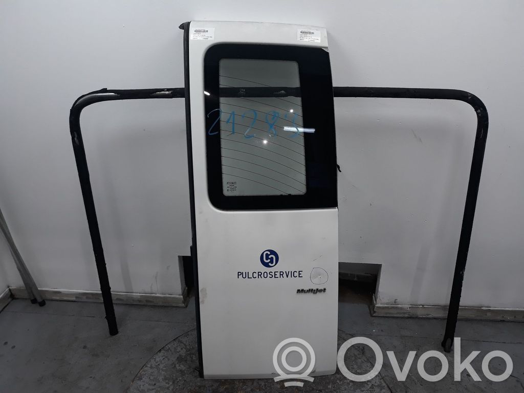 Fiat Doblo Puerta trasera 