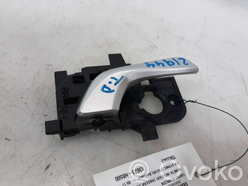 KIA Stonic Manecilla interna puerta trasera 