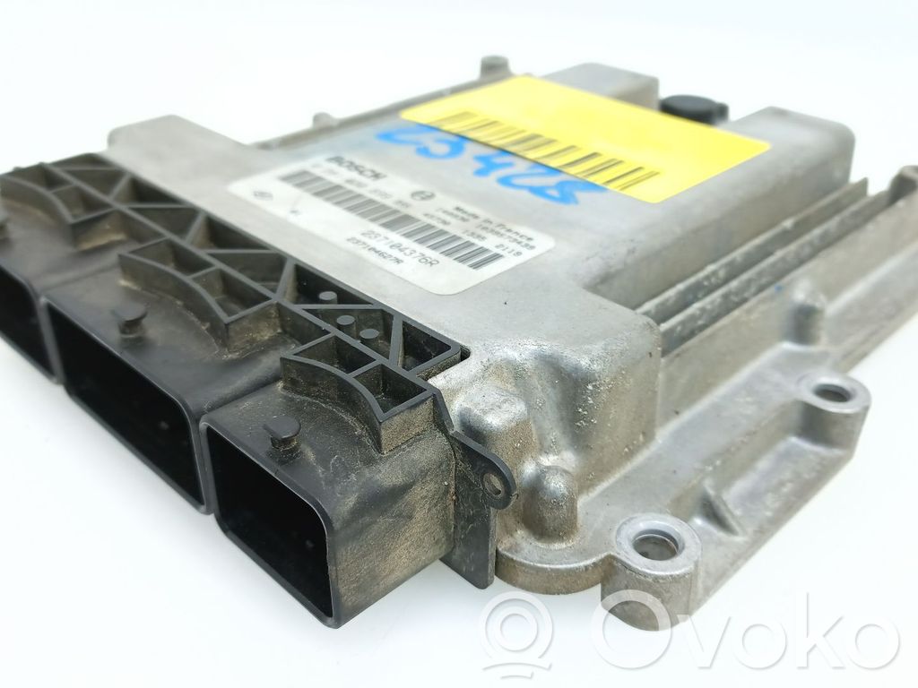Unidad de control/módulo del motor   237104627R,237104627R