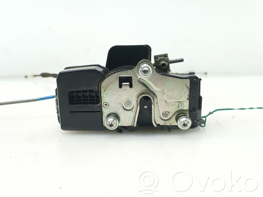 Chevrolet Captiva Front door lock 