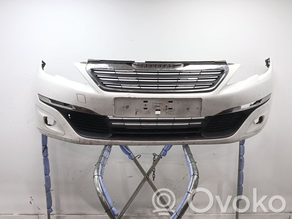 Peugeot 308 Parachoques delantero 