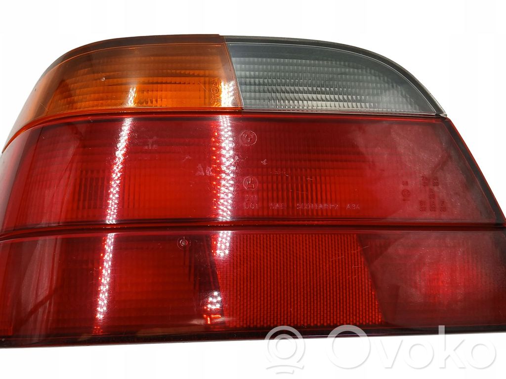 BMW 7 E38 Aizmugurējais lukturis virsbūvē 