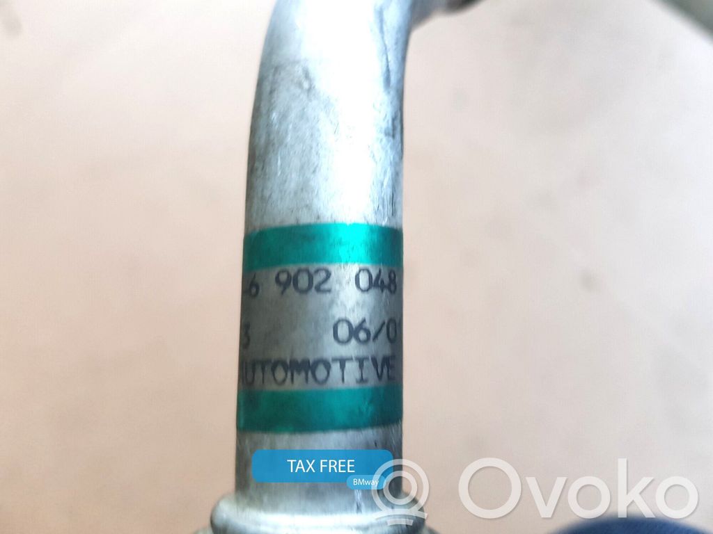 BMW 5 E39 Ilmastointilaitteen putki (A/C) 