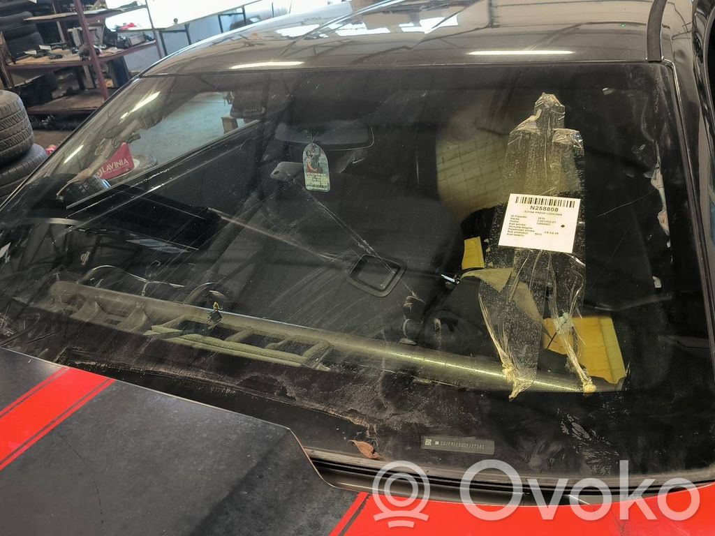 Chevrolet Camaro Priekšējā loga stikls 