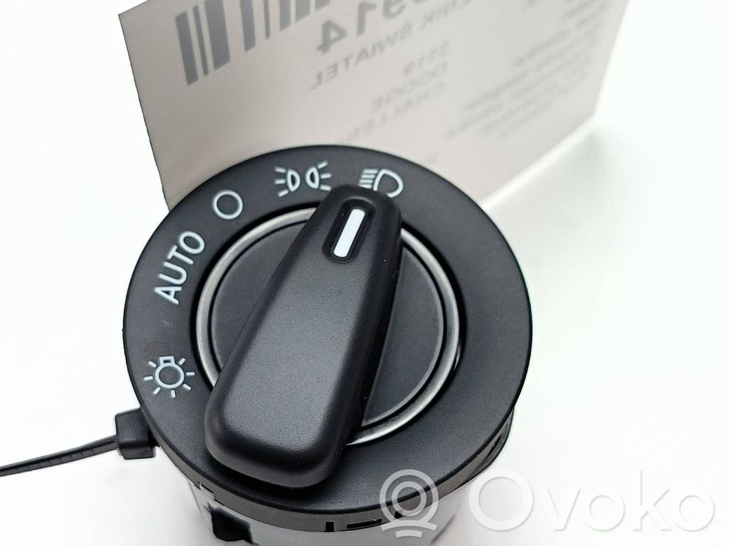 Dodge Challenger Light switch 