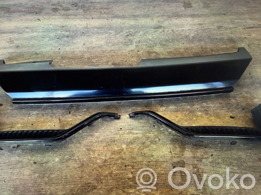 Volvo XC60 Modanatura della barra di rivestimento del paraurti anteriore 