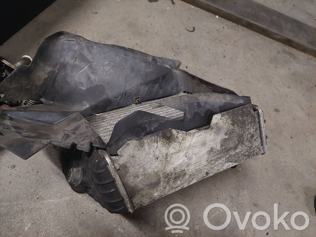 Audi A6 S6 C4 4A Interkūlerio radiatorius 