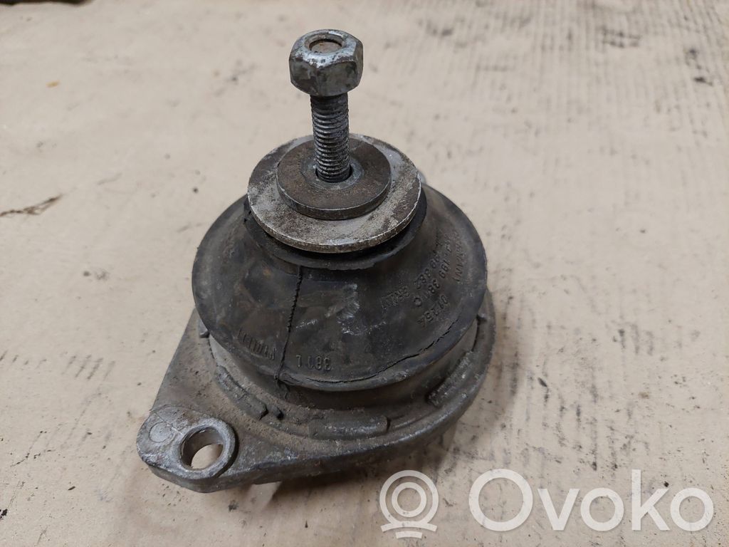 Audi A6 S6 C4 4A Engine mount bracket 