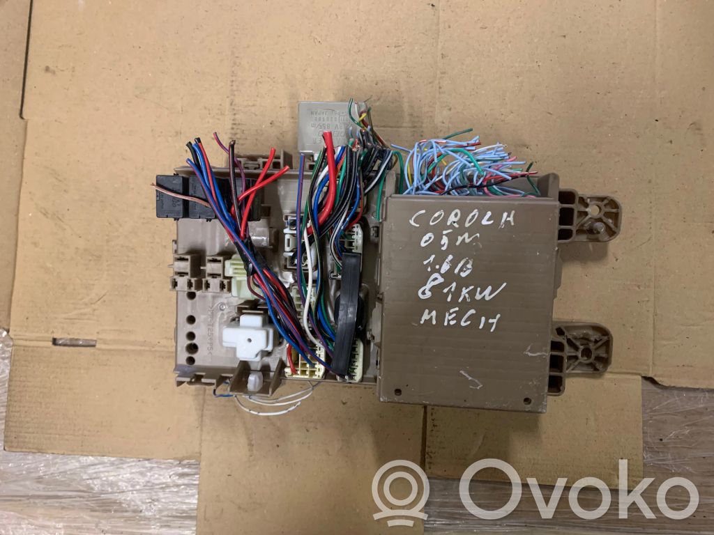 Toyota Corolla E120 E130 Módulo de fusible 