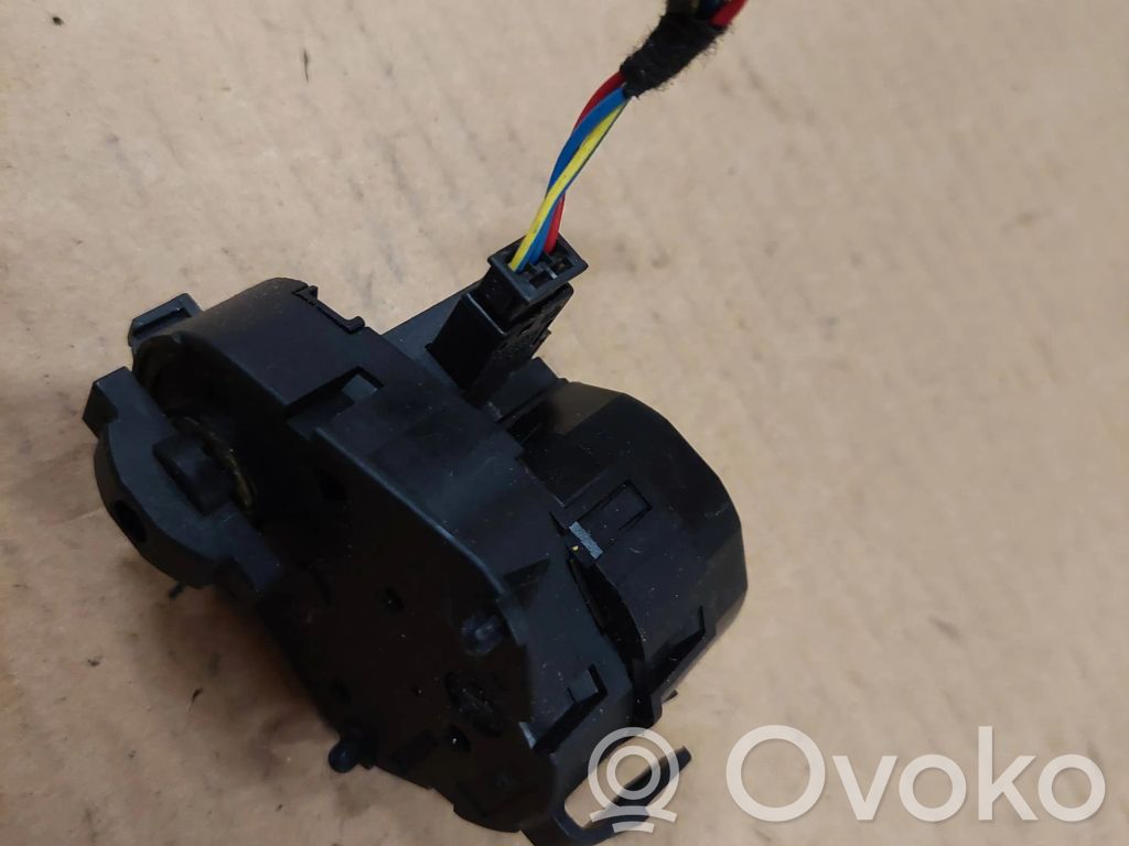 BMW 5 E60 E61 Motor/activador trampilla de calefacción 