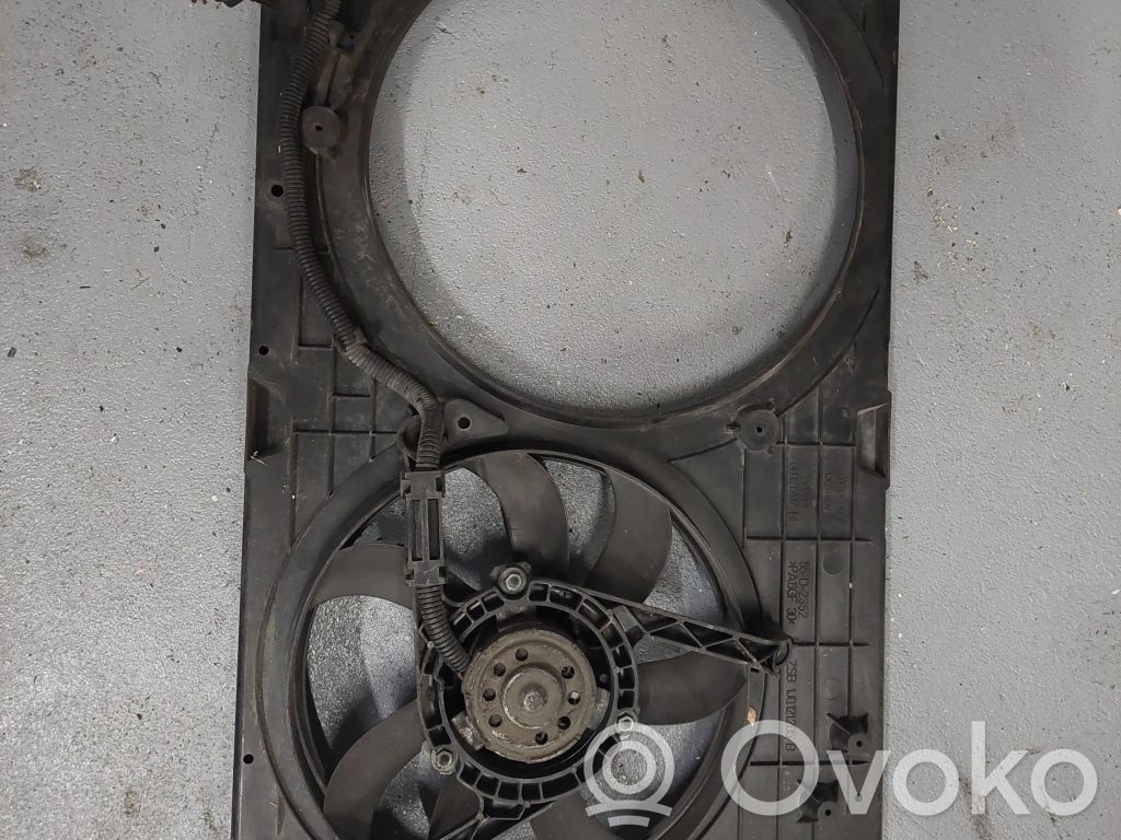 Volkswagen Golf IV Elektrinis radiatorių ventiliatorius 