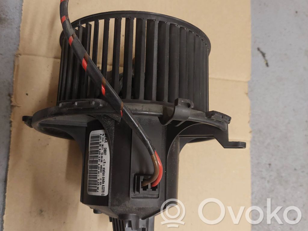 Opel Zafira B Lämmittimen puhallin 