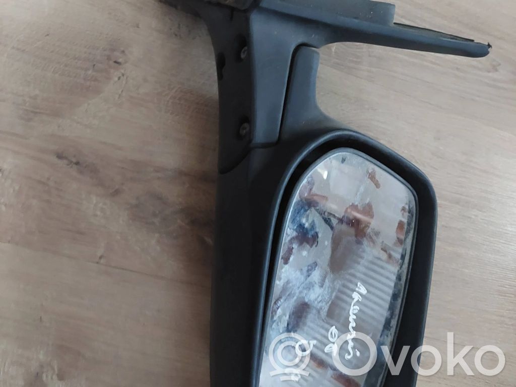 Toyota Avensis T250 Elektryczne lusterko boczne drzwi przednich 