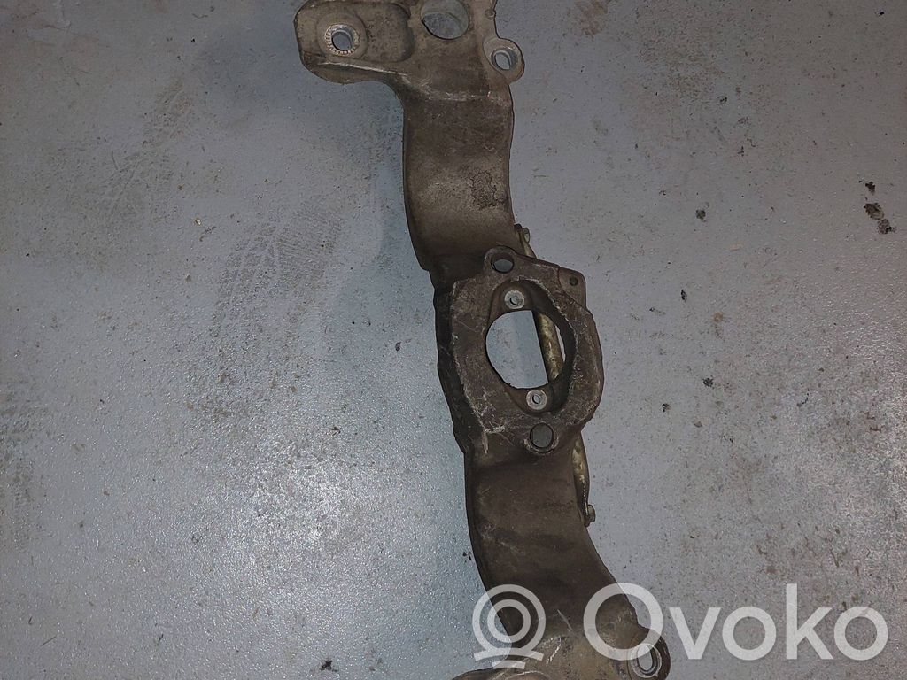Audi A4 S4 B7 8E 8H Łapa / Mocowanie skrzyni biegów 