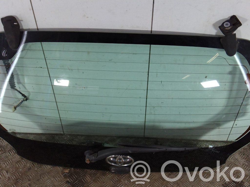 Toyota Aygo AB10 Szyba drzwi tylnych 