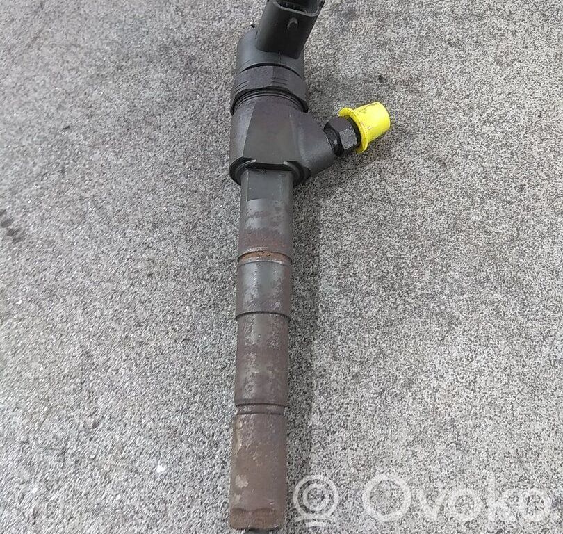 Opel Insignia A Wtryskiwacz paliwa 