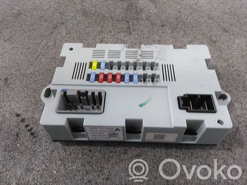 Jaguar XE Sulakemoduuli 