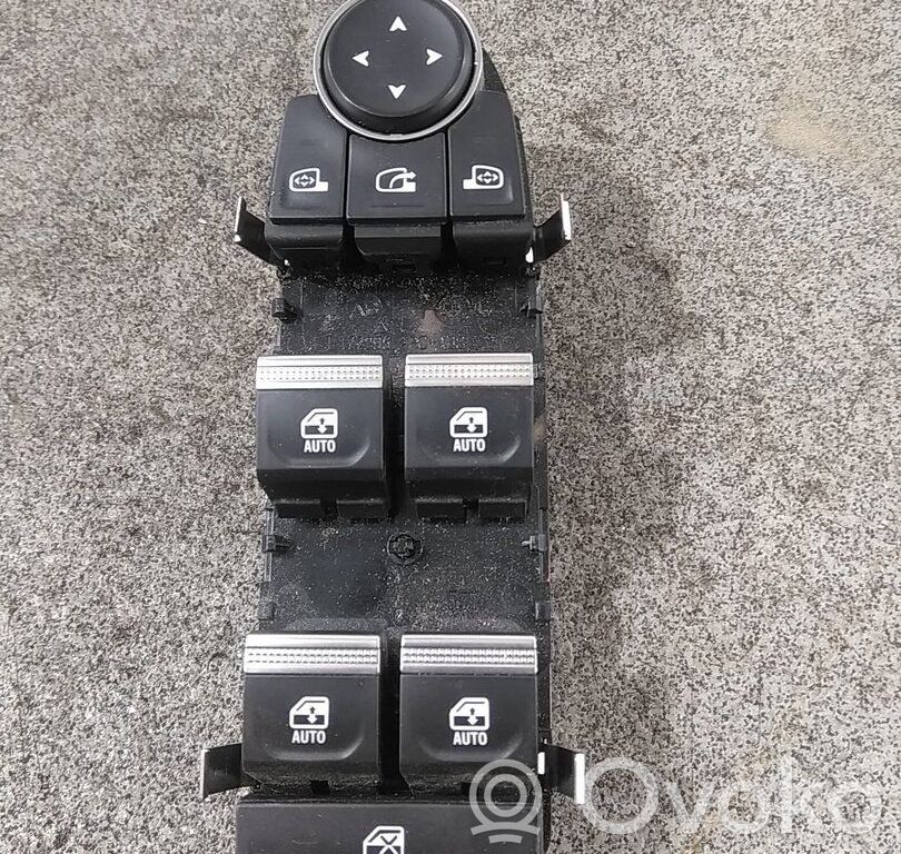 Renault Megane E-Tech Electric window control switch 