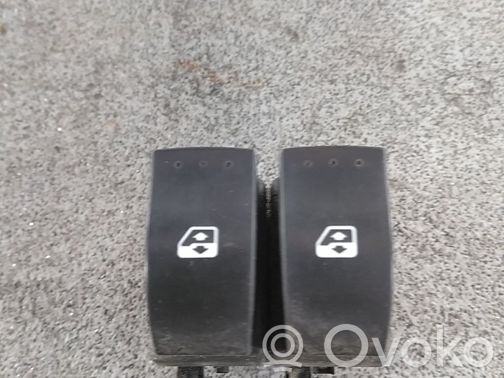 Opel Movano B Electric window control switch 