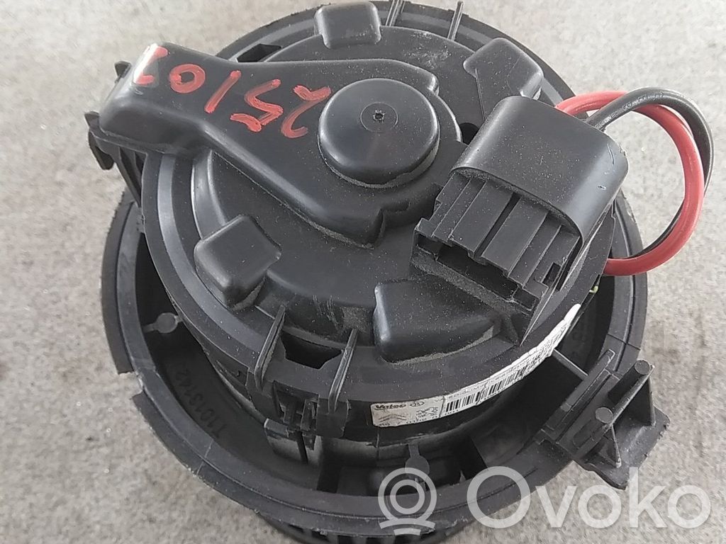 Peugeot 208 I Mazā radiatora ventilators 