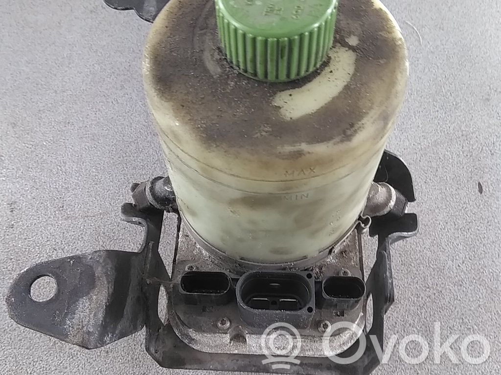Volkswagen Polo IV 9N3 Power steering pump 