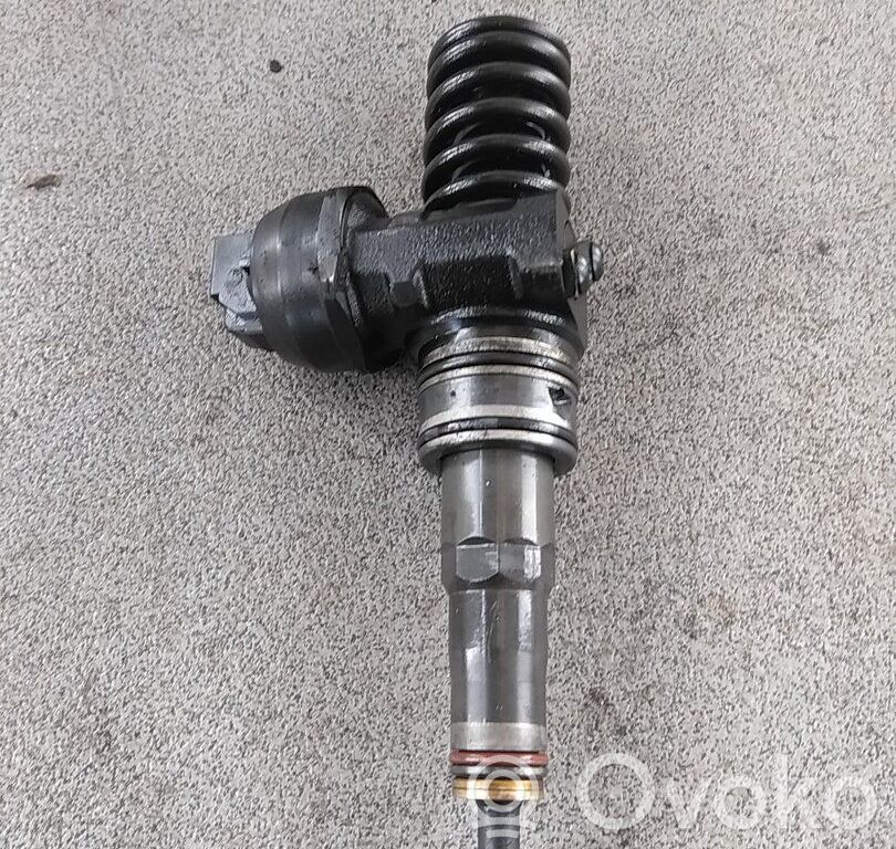 Volkswagen Polo IV 9N3 Inyector de combustible 