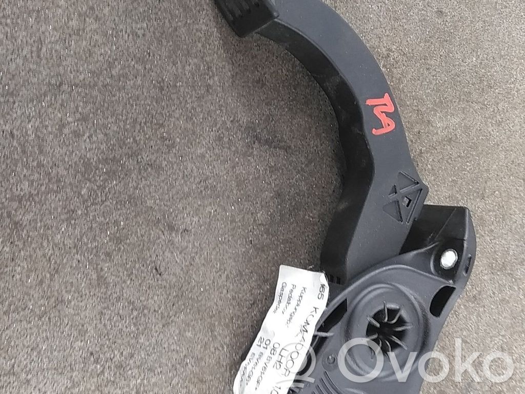 Accelerator throttle pedal   1850586