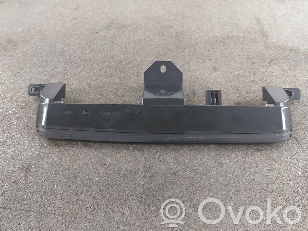 Volvo V70 Third/center stoplight 