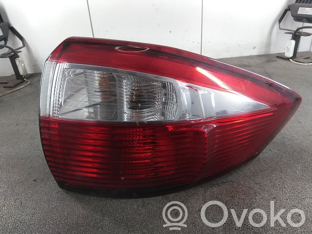 Ford C-MAX II Rear tail light bulb 