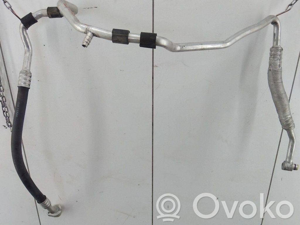 Ilmastointilaitteen putki (A/C)   LANG,1T0820743BR