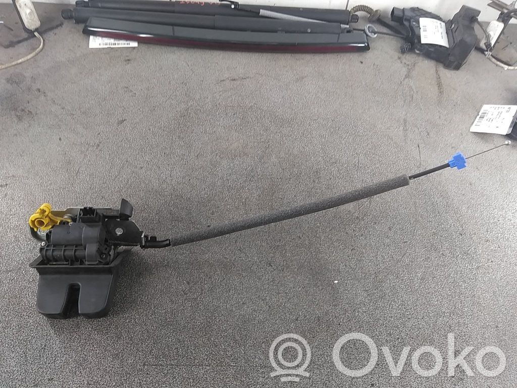Skoda Enyaq iV Silniczek / Siłownik zamka centralnego