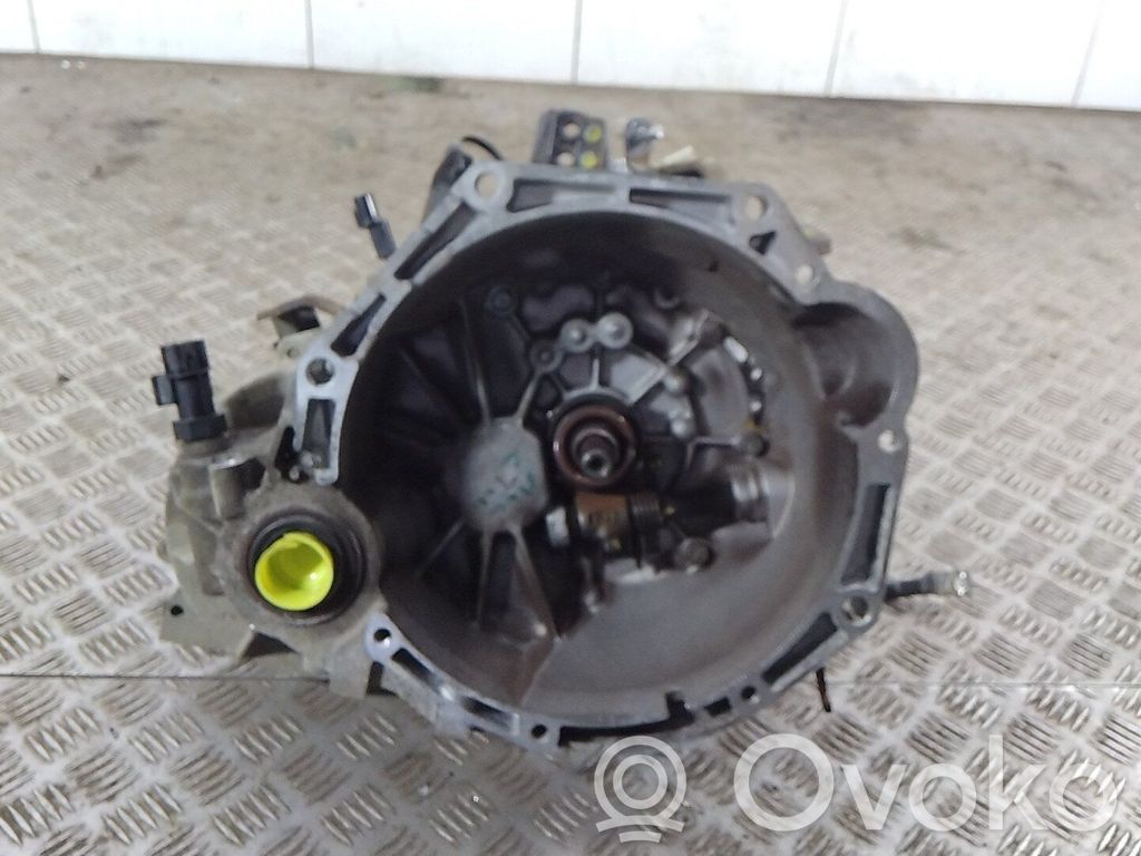 Manualna 5-biegowa skrzynia biegów   4300002CF0