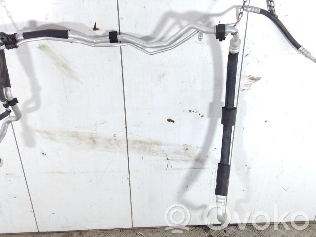 Ilmastointilaitteen putki (A/C)   977754W000,977754W000