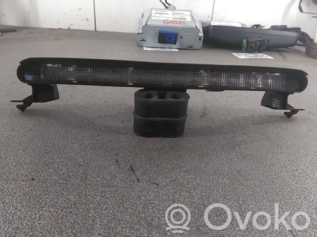 Volvo V70 Third/center stoplight 