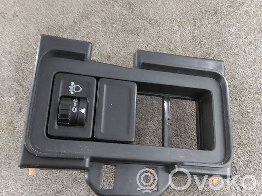 Headlight level height control switch   3518051KB0