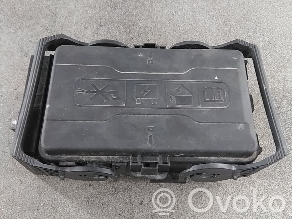 Opel Insignia B Modulo fusibile 