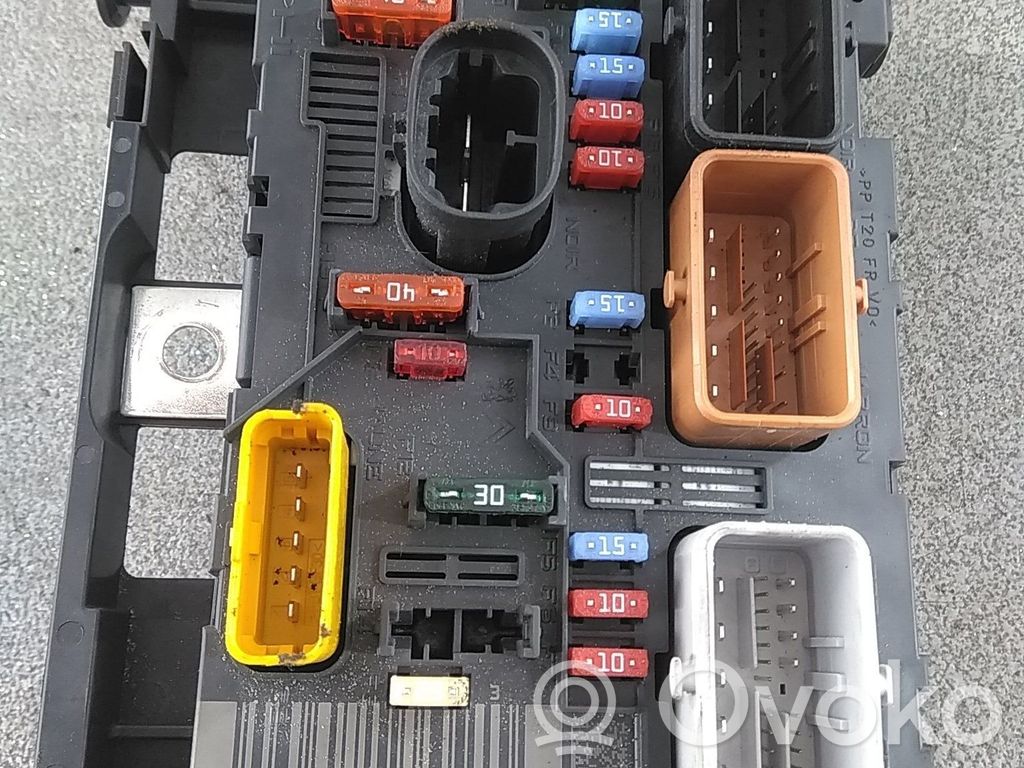 Peugeot 207 Battery relay fuse 