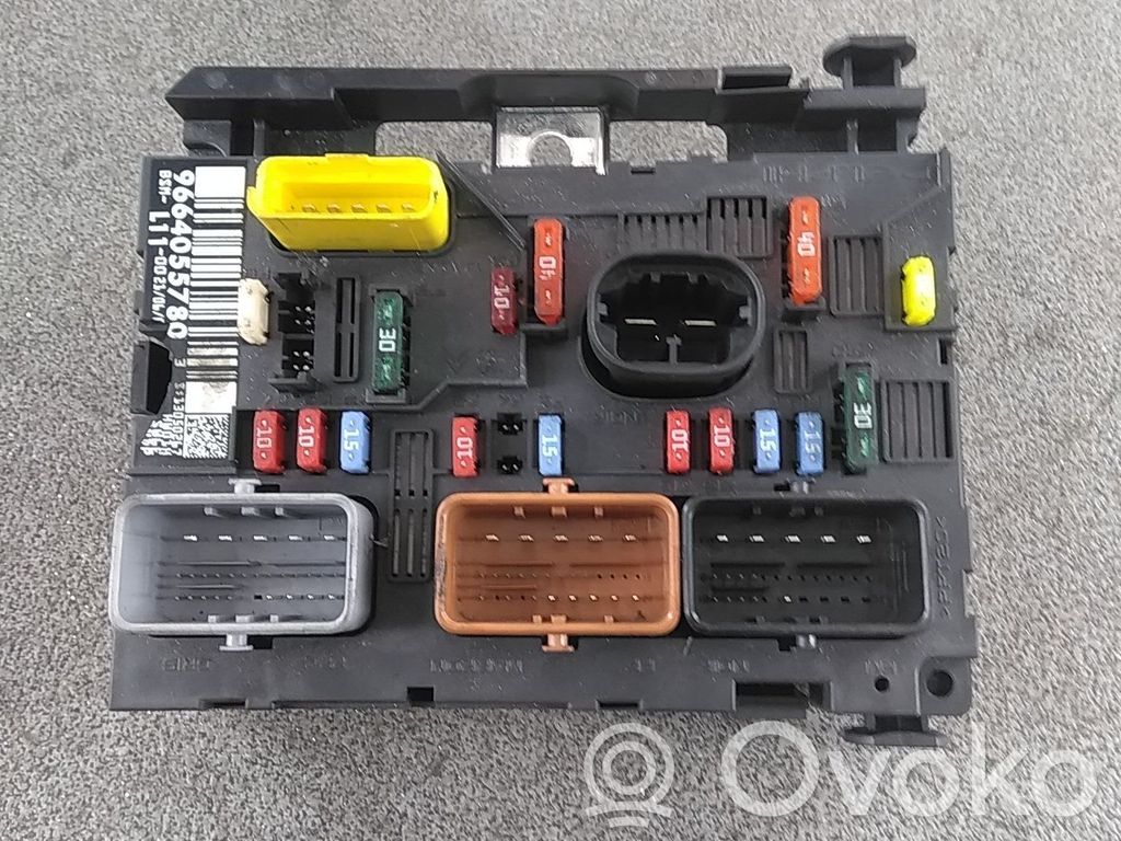 Peugeot 207 Battery relay fuse 