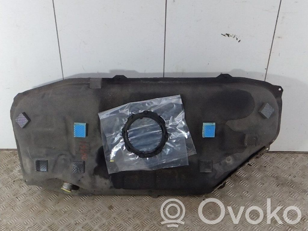 Depósito de combustible   31150H8900