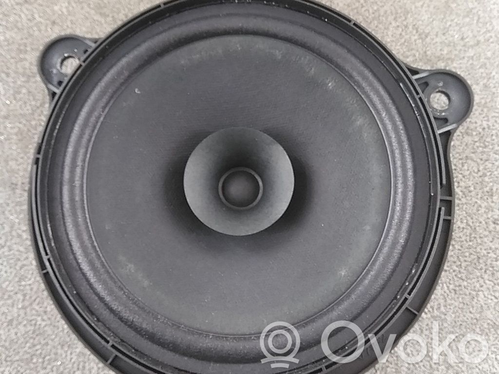Renault Captur II Haut-parleur de porte avant 