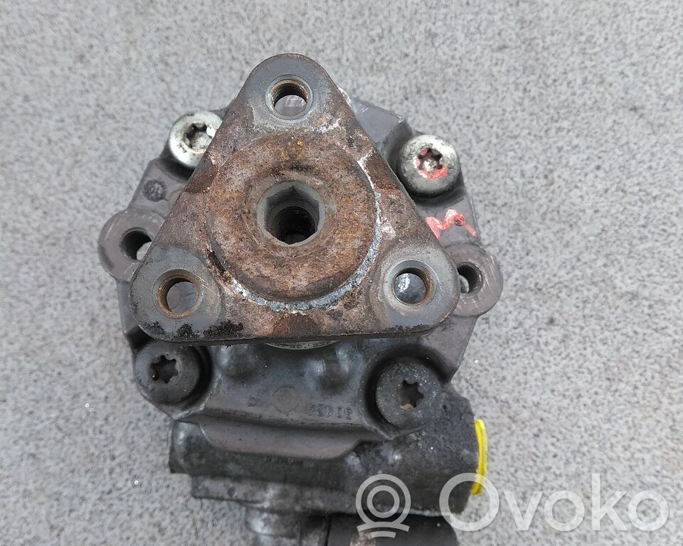 Audi A6 S6 C6 4F Ohjaustehostimen pumppu 