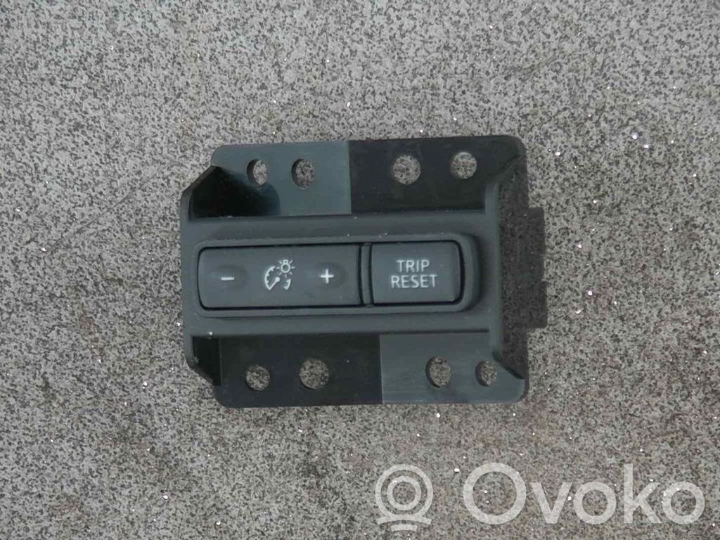 Light switch   252734BA0A