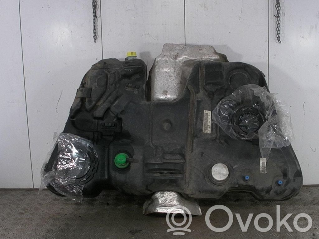 Volvo V70 Polttoainesäiliö 