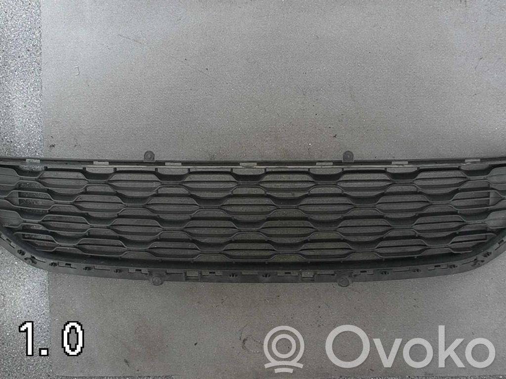 Citroen C3 Etupuskurin ylempi jäähdytinsäleikkö 