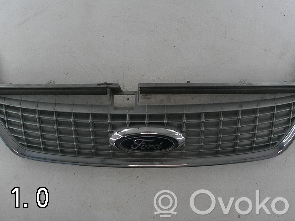 Front grill   1509636