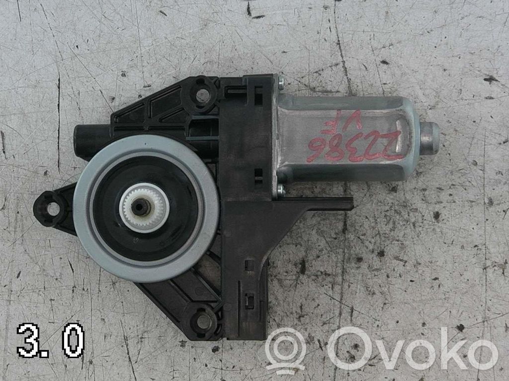 Volvo S60 Front door window regulator motor 
