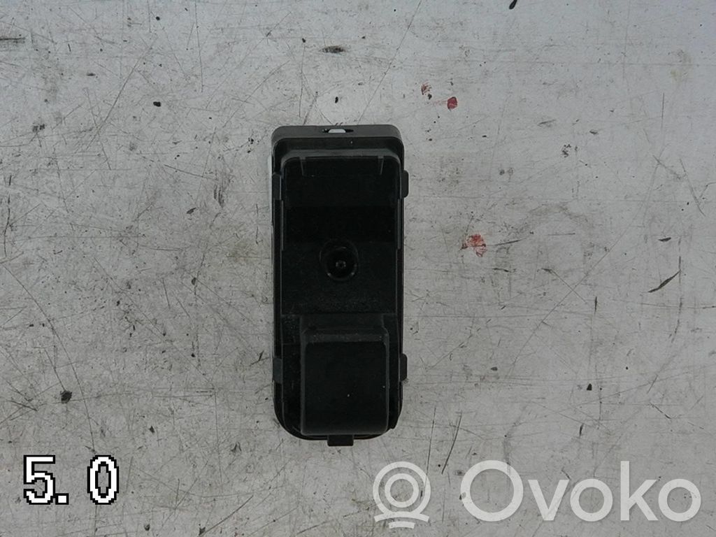 Mazda 3 III Electric window control switch 