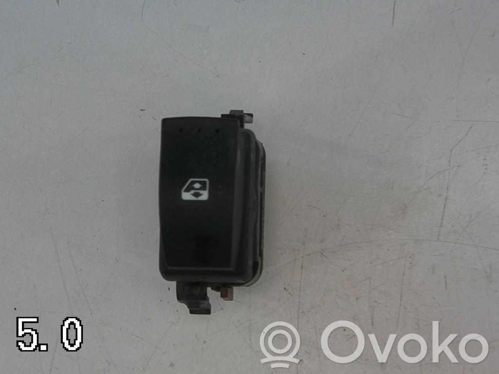 Renault Trafic II (X83) Interruptor del elevalunas eléctrico 