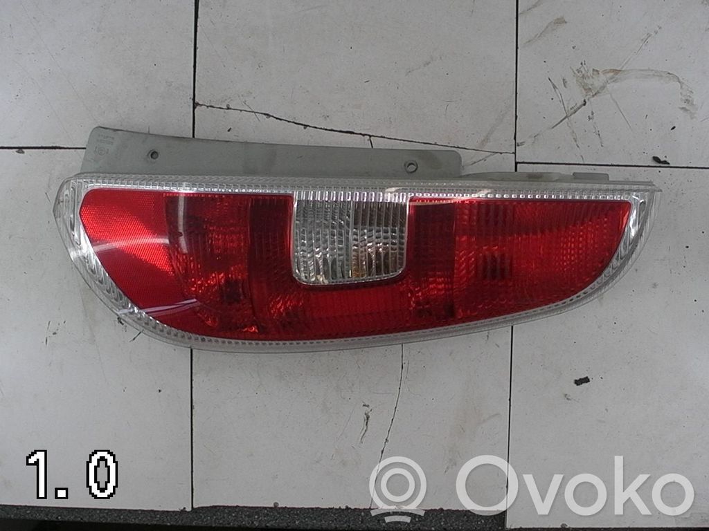 Skoda Roomster (5J) Takavalon polttimo 