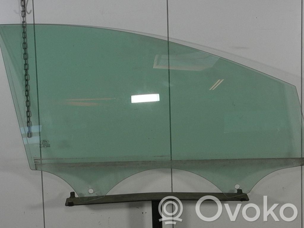 Ford Focus Etuoven lasin muotolista